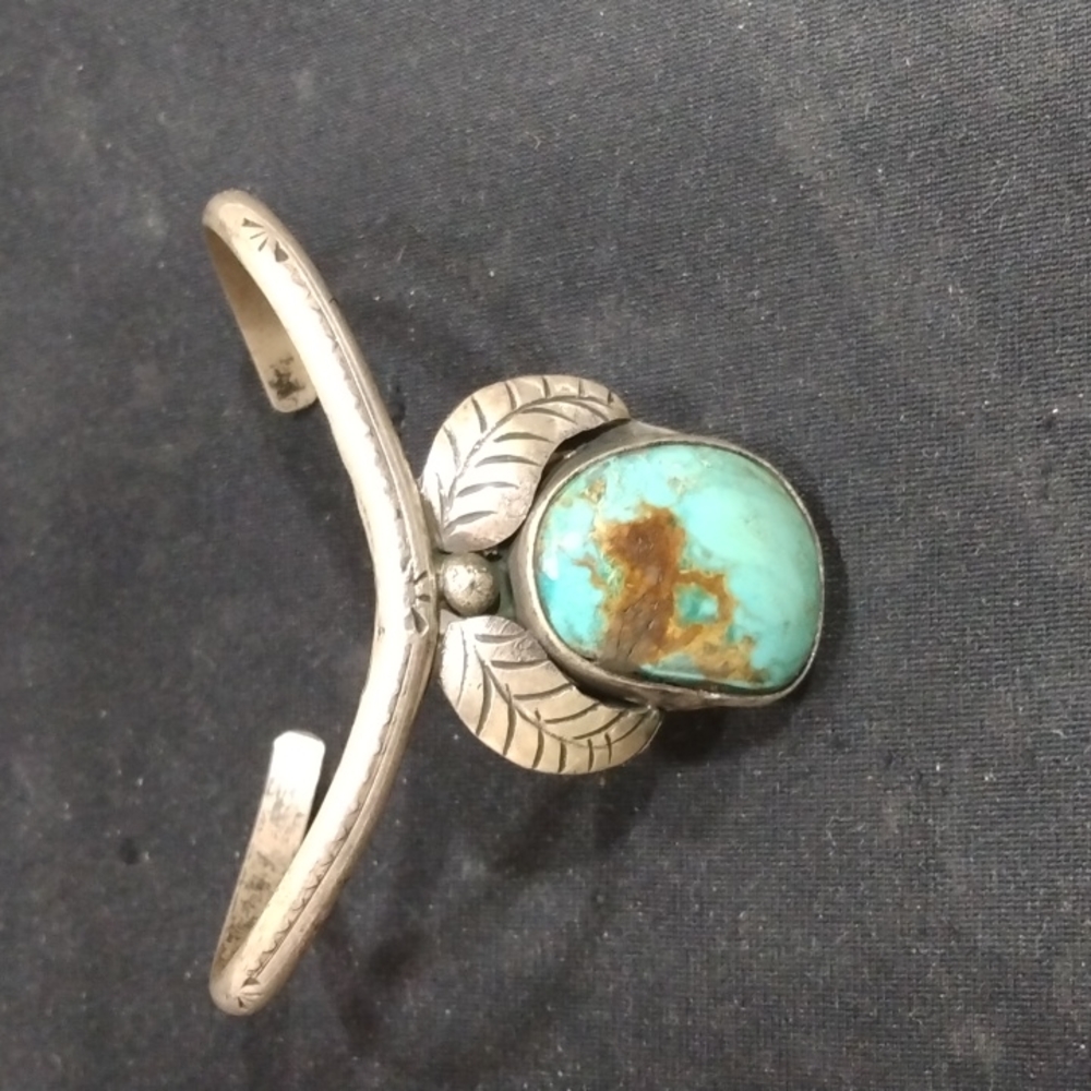 Antique Turquoise Bracelet - Picture 2 of 8